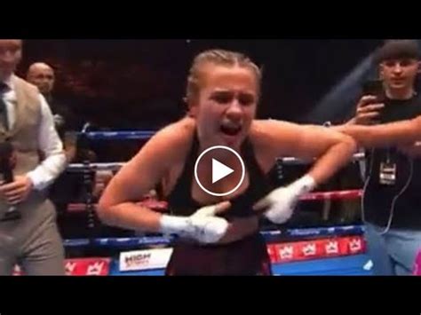 daniella hemsley flashing|Boxer Daniella Hemsley Flashes After Defeating Aleksandra。